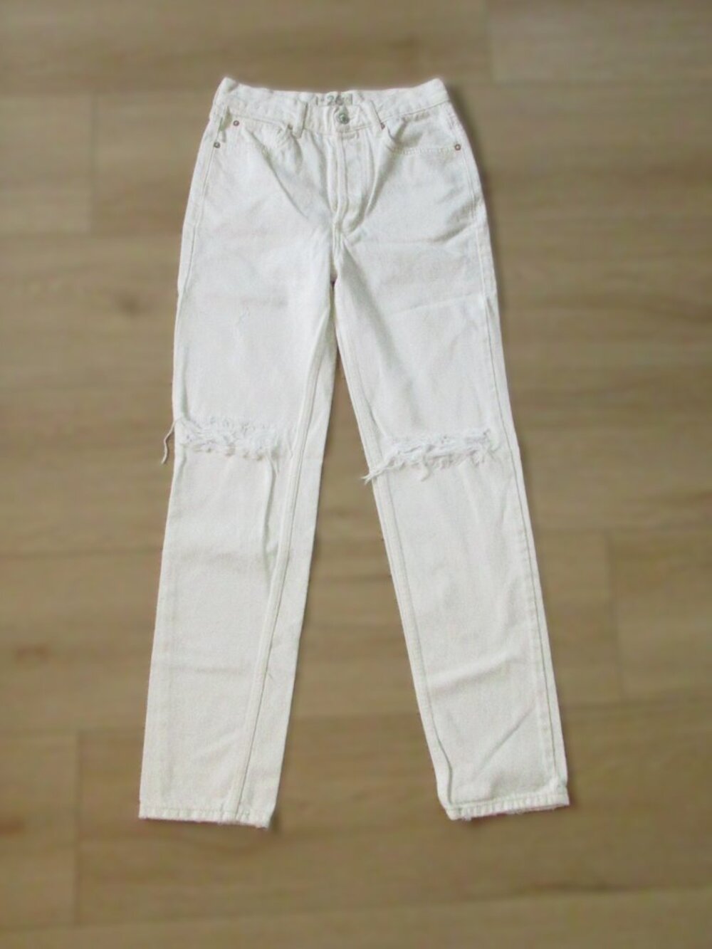 We The Free White Distressed Straight Leg Jeans Size 26